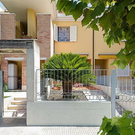 Апартаменты Casa Fronte Spiaggia, Terrazzo, Wifi, Garage