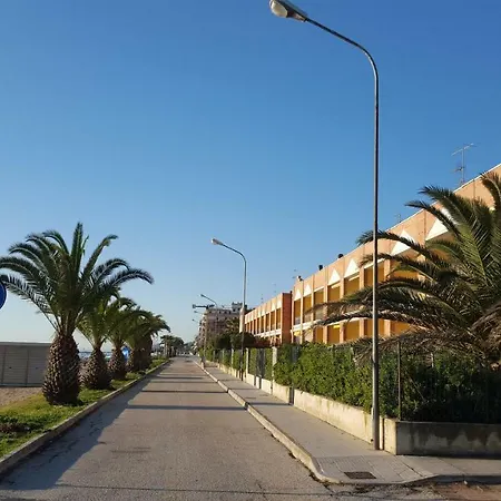 Apartment Casa Fronte Spiaggia, Terrazzo, Wifi, Garage Cupra Marittima