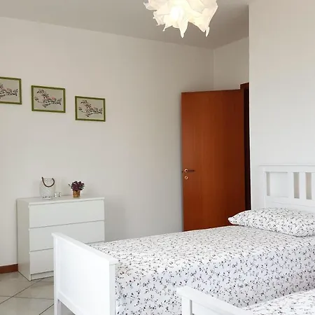 Casa Fronte Spiaggia, Terrazzo, Wifi, Garage * 滨海库普拉