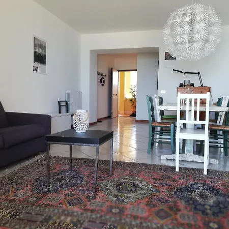 Casa Fronte Spiaggia, Terrazzo, Wifi, Garage 滨海库普拉